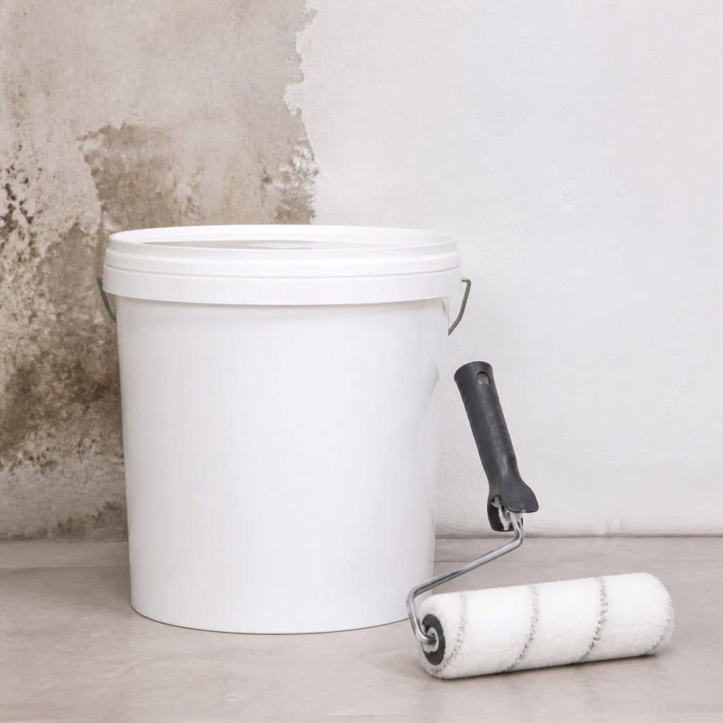 Pot de peinture hydrofuge mur intérieur anti-remontées avec rouleau